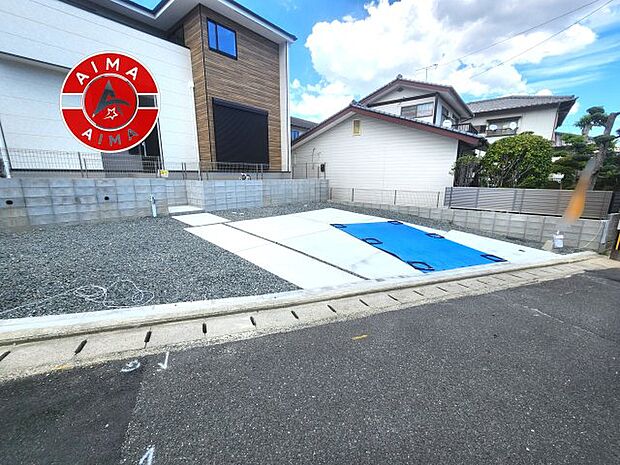 【外観】広々した駐車場です。