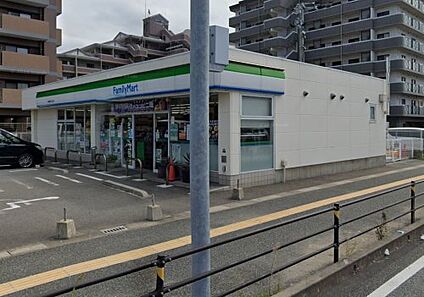 ファミリーマート 福岡和白五丁目店 徒歩591m