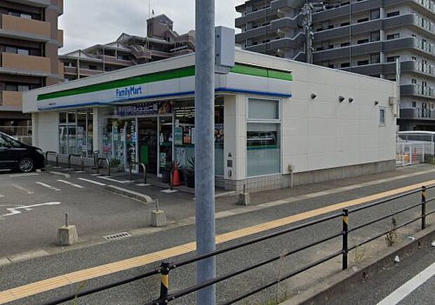 ファミリーマート 福岡和白五丁目店