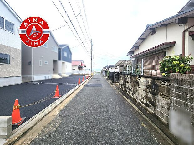 【外観】前面道路含む現地の写真です。