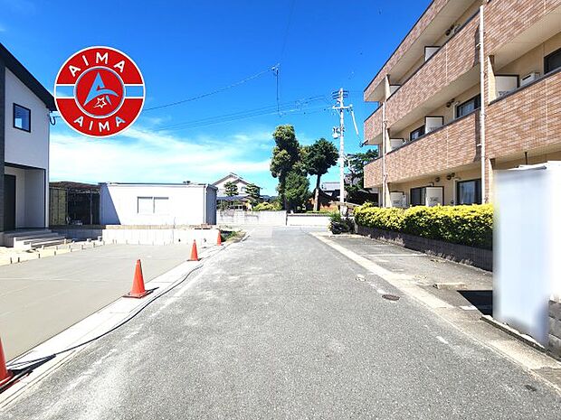 【外観】前面道路含む現地の写真です。
