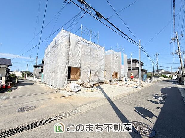角地で日当たりも良好で、お車の入出庫がスムーズです♪