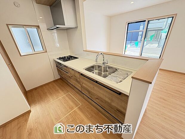 人気の対面式キッチン☆料理をしながらご家族とコミュニケーションが取れます♪