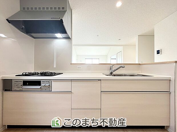 人気の対面式キッチン☆料理をしながらご家族とコミュニケーションが取れます♪