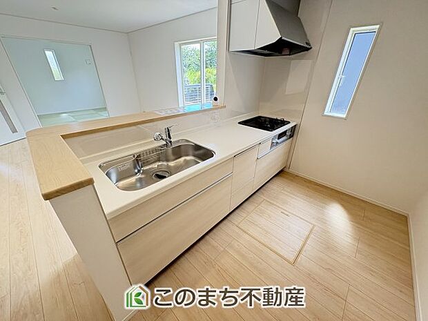 人気の対面式キッチン☆料理をしながらご家族とコミュニケーションが取れます♪
