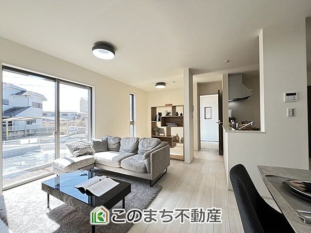 同社施工物件写真。※建具やフローリング、その他仕様が異なる場合がございます。