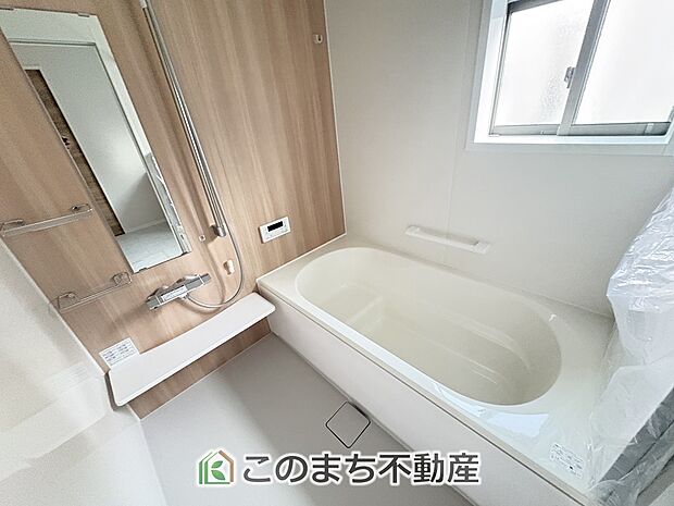 【風呂】お風呂は足を延ばしてゆったり入浴できる広々1坪タイプ☆ ばして入浴できる広々とした1坪タイプのお風呂☆