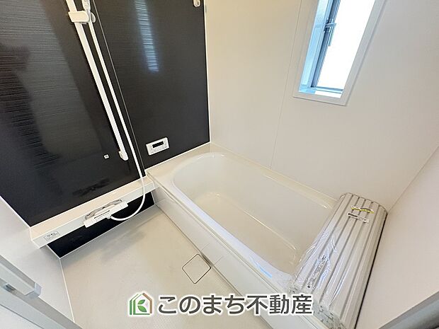【風呂】お風呂は足を延ばしてゆったり入浴できる広々1坪タイプ☆ ばして入浴できる広々とした1坪タイプのお風呂☆