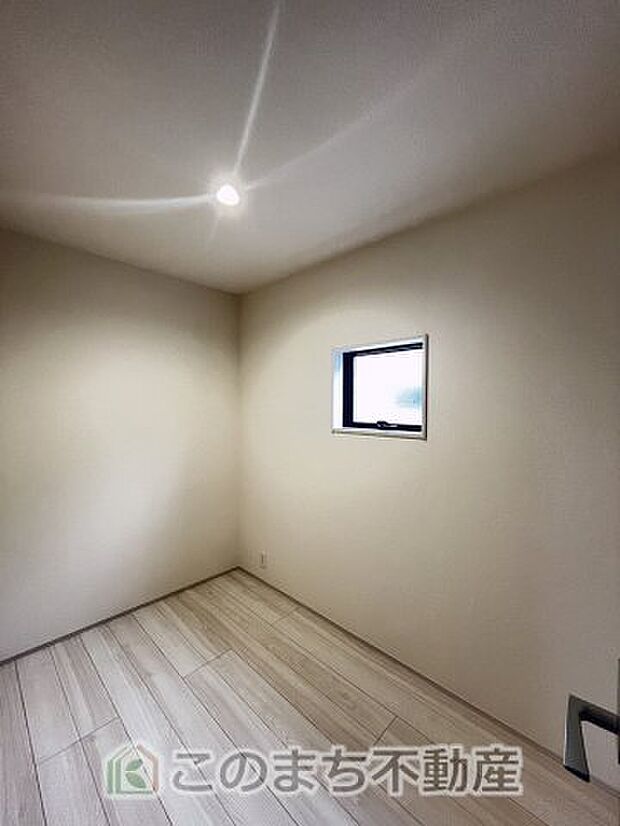 【洋室】多用途ストレージルーム♪
