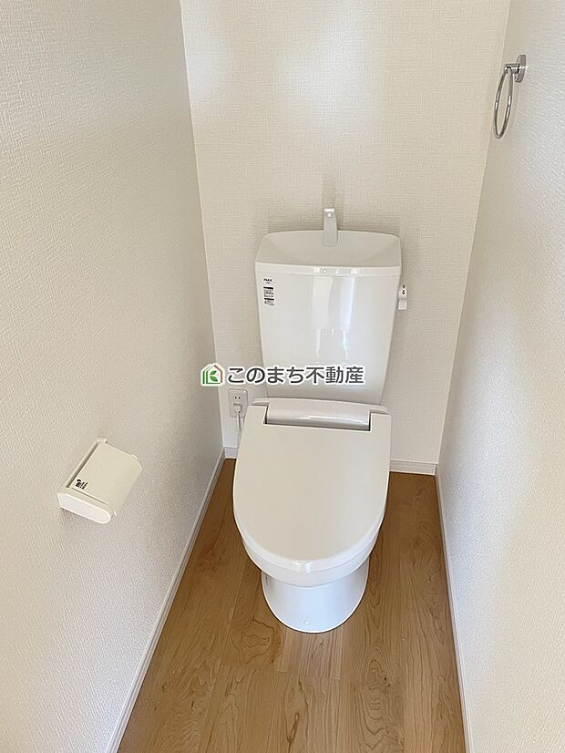 【トイレ】同社施工物件写真。※建具やフローリング、その他仕様が異なる場合がございます。
