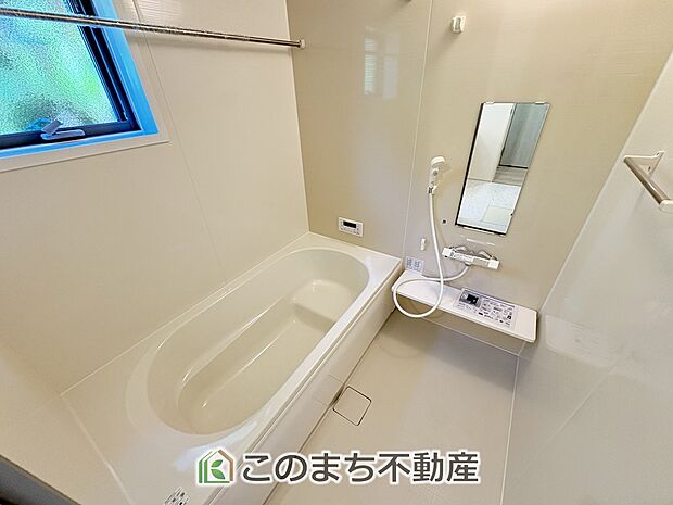 【風呂】お風呂は足を延ばしてゆったり入浴できる広々1坪タイプ☆
