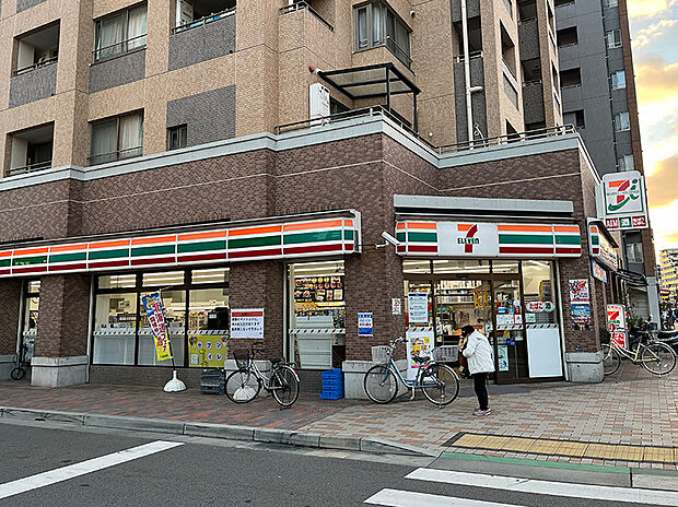 セブンイレブン(約320m)