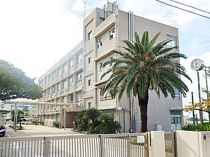 泉ヶ丘東中学校 320m(徒歩4分)