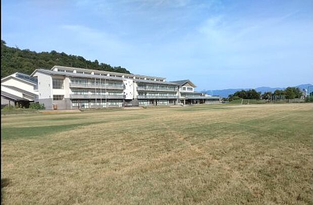 東近江市立箕作小学校