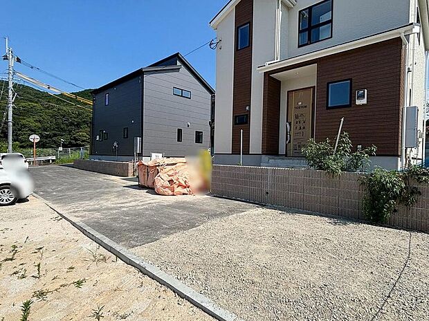 東側約4.5m公道
住人以外の車の進入も少なく、小さなお子様を持つご家庭にも安心です。