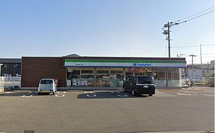 ファミリーマート福岡今宿三丁目店 637m