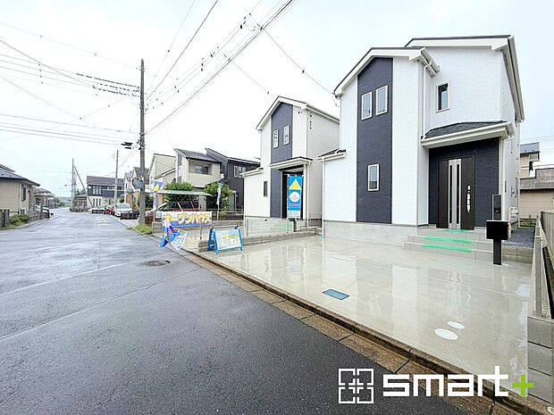 【~閑静な住宅街の立地~】・周辺は閑静な住宅街となっておりますので、静かな暮らしをご実現いただけます。
・前面道路の交通量も多くないので、小さなお子様がいるご家庭でもご安心ですね。(A号棟)
