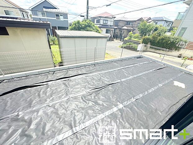 【~お庭もある余裕の敷地~】
・広々した敷地にはお庭もご用意。お庭があるだけで余裕を感じますね。
・防草シートや人工芝の敷設などのオプションもお気軽にご相談くださいませ。