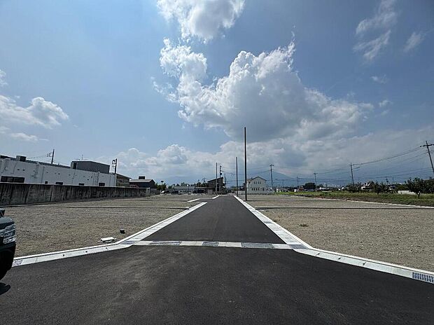 甲府昭和ICへのアクセスも良く、車移動もスムーズ。便利さと暮らしやすさが両立する注目のエリアです。