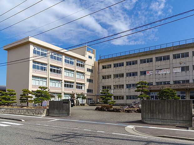 新潟市立山潟中学校（約780m）