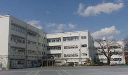 横浜市立深谷小学校 徒歩238m
