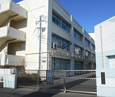横浜市立中川中学校 徒歩911m