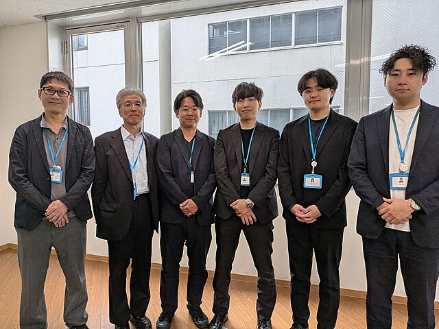スタッフ