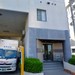 押入れ産業 福岡中央店 倉庫前に駐車場がありますので、契約途中の荷物の出入れも可能です。
