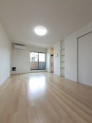 スターレジデンスI 2階1LDKのリビング/ダイニング