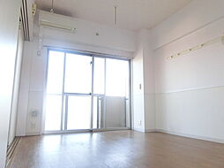 JR総武線 市川駅 徒歩12分の賃貸マンション 5階2LDKのリビング/ダイニング