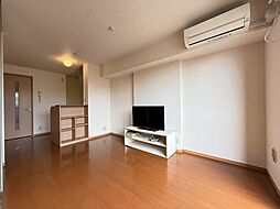 小田急小田原線 鶴川駅 バス8分 広袴中央下車 徒歩6分の賃貸アパート 1階1LDKのリビング/ダイニング