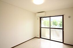 アジュール本郷 203 2階ワンルームのリビング/ダイニング