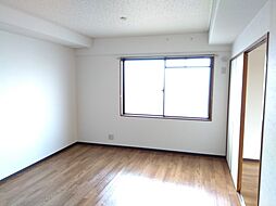 ロイヤルヴェール山下 6階3LDKのリビング/ダイニング