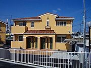 熊取駅より徒歩20分 築13年8ヶ月 2階建の賃貸物件