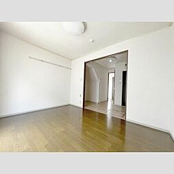 鈴木町メゾネット 1階2LDKのリビング/ダイニング