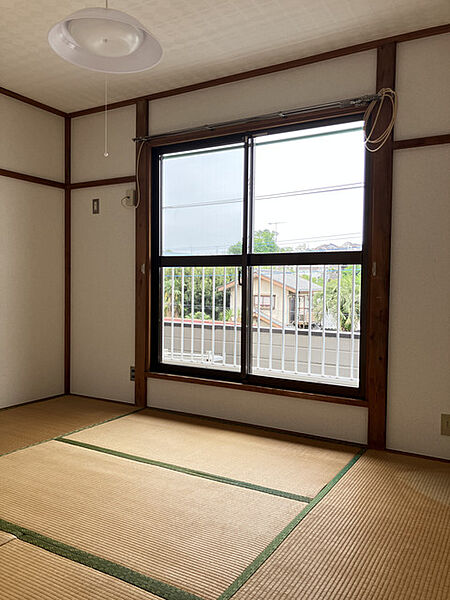 2階の明るい和室です※入居前に畳交換いたします