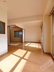 ティーズガーデン 105 1階3LDKのリビング/ダイニング