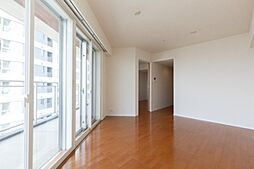 JR総武線 東中野駅 徒歩1分の賃貸マンション 15階1LDKのリビング/ダイニング