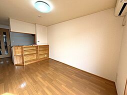 サン・エイト 202 2階2LDKのリビング/ダイニング