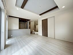 BLOOMING MAISON府中市押立町2号棟 2 3LDKのリビング/ダイニング