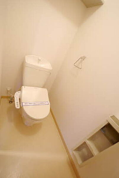画像16:清潔な印象のトイレです。