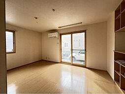 マサーレ・オガワ B棟 1階1LDKのリビング/ダイニング