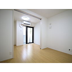 プレール・ドゥーク赤塚 3階1DKのリビング/ダイニング