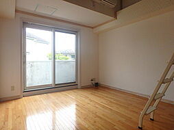 カメリエB 206 2階1Kのリビング/ダイニング