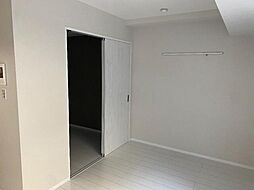 プレゾン ア トワIII 2階1LDKのリビング/ダイニング