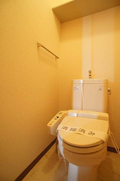 画像15:【トイレ】暖房・洗浄機能付き便座！快適に使えます♪