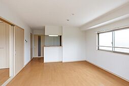 ユーミーフレーレＩＩＩ 303 3階2LDKのリビング/ダイニング