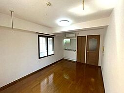 パイングローリー 1階ワンルームのリビング/ダイニング