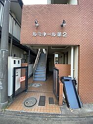 8 / 9