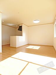 ルミエールマゴジV 2階2LDKのリビング/ダイニング